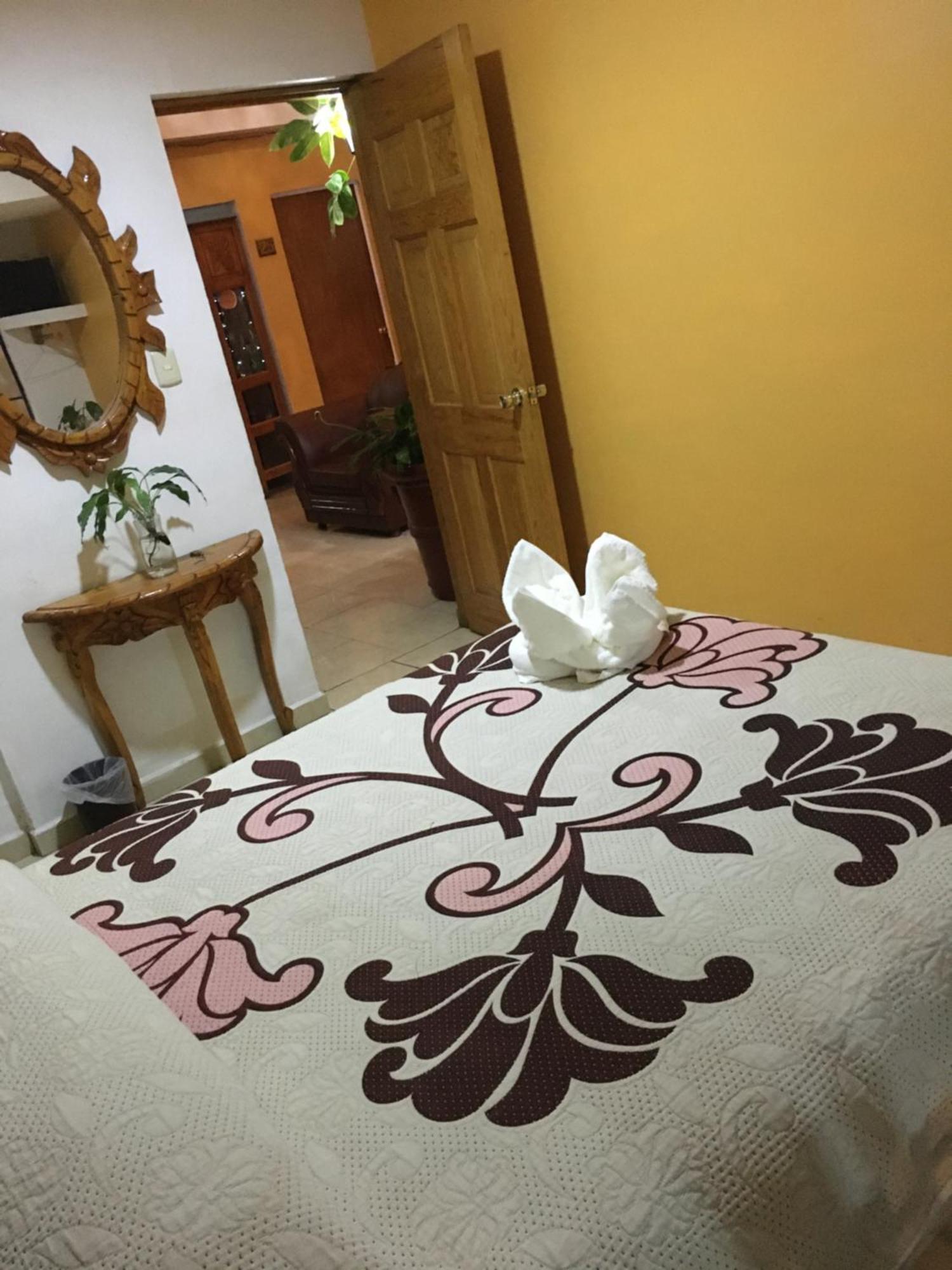 Hotel Posada Camelinas 파츠쿠아로 외부 사진
