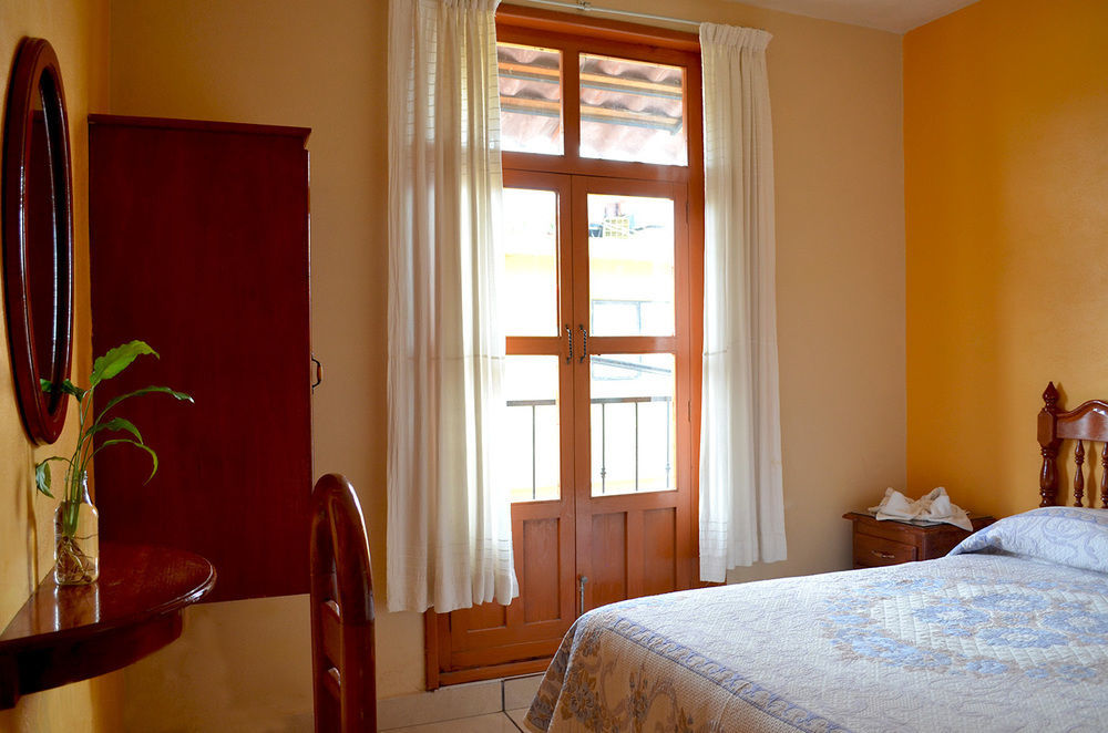 Hotel Posada Camelinas 파츠쿠아로 외부 사진