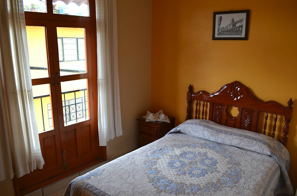 Hotel Posada Camelinas 파츠쿠아로 외부 사진