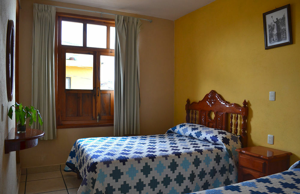 Hotel Posada Camelinas 파츠쿠아로 외부 사진